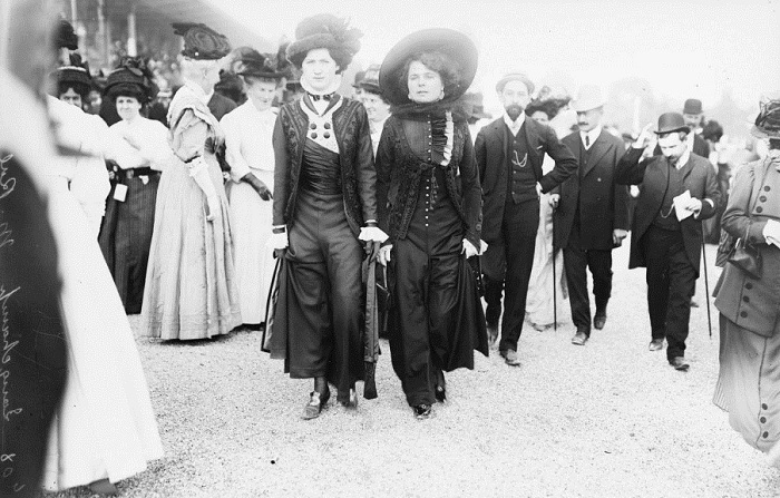 «Полуголые» платья, или Почему из истории моды «специально» вычеркнули имя их создательницы () «Полуголые» платья, или Почему из истории моды «специально» вычеркнули имя их создательницы