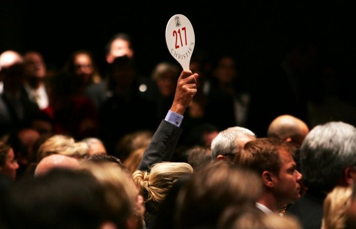 Большая часть общественности до сих пор недоумевает. Большая часть общественности до сих пор недоумевает.