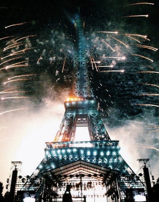 Эйфелева башня могла быть построена в Барселоне, Испания.