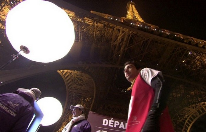 Чтобы достичь вершины Эйфелевой башни, нужно подняться по 1665 ступенькам.