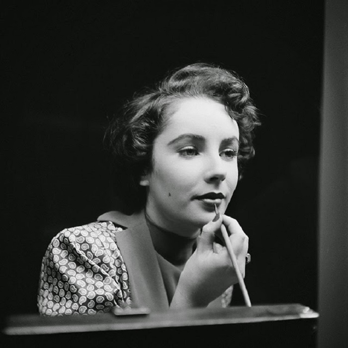 Женственная и романтичная Лиз. Женственная и романтичная Лиз.