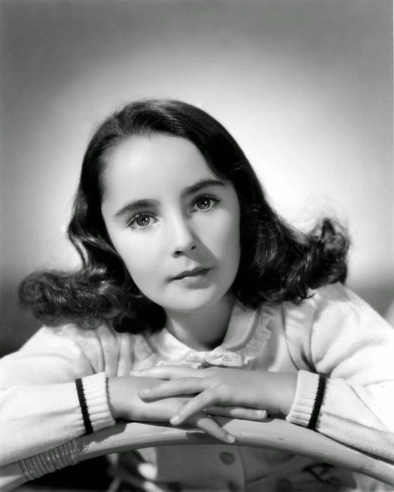 Элизабет начала сниматься в кино довольно рано. Элизабет начала сниматься в кино довольно рано.