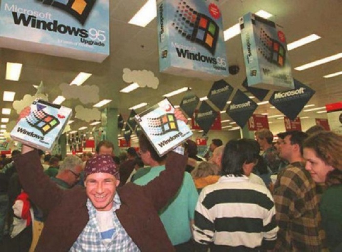 Выпуск одной из самых удачных операционных систем от Microsoft - Windows 95.