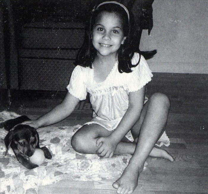 Стефани Джерманотта (Леди Гага) и собачка Элис, 1996 год, Нью–Йорк.