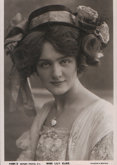 Снимки с Лили Элси были почти у каждого британского солдата на войне. | Фото: gopixpic.com. Снимки с Лили Элси были почти у каждого британского солдата на войне. | Фото: gopixpic.com.