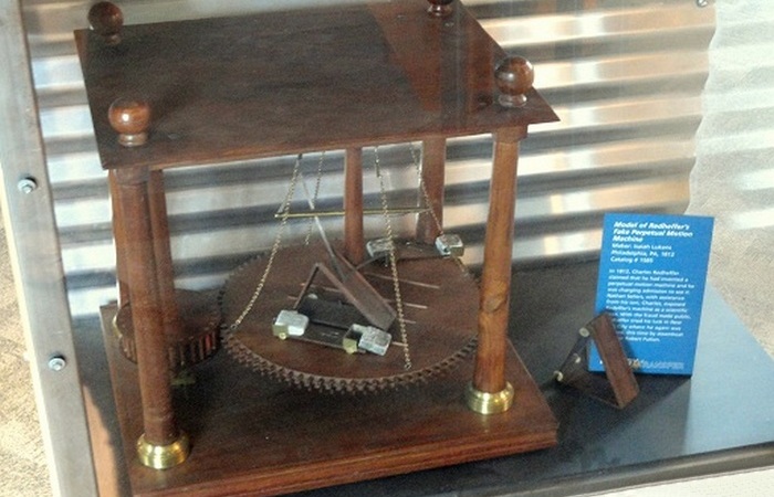 Вечный двигатель - обычное жульничество. Вечный двигатель - обычное жульничество.