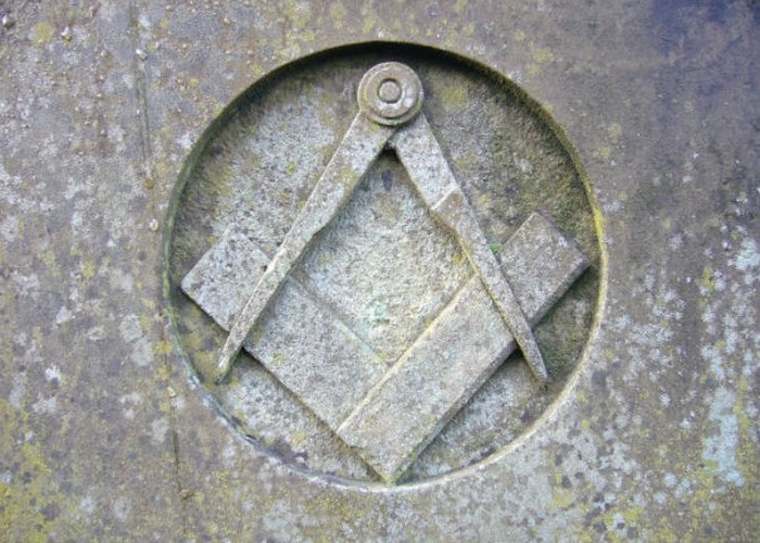 Самый распространенный символом масонства.