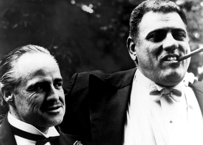 Коппола исправлял ошибки по ходу съемки. Коппола исправлял ошибки по ходу съемки.