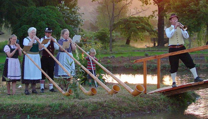 Дань традиции. Дань традиции.