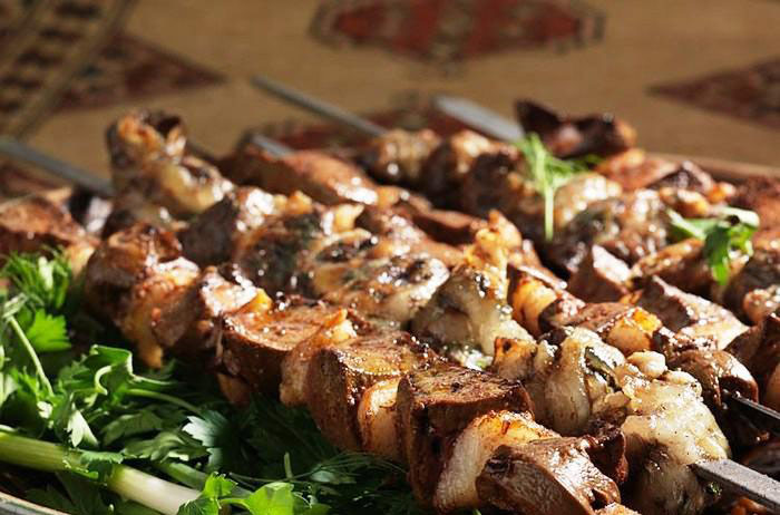 dumba-dzhigar-uzbekskij-shashlyk-iz-pecheni-i-kurdyuka