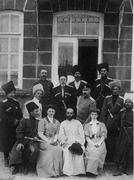 Офицеры первого Кошевого Атамана Сидора Белого. Эривань, 1908 год. 