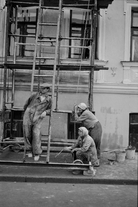 Ремонт здания. Москва, 1960-е годы. Ремонт здания. Москва, 1960-е годы.