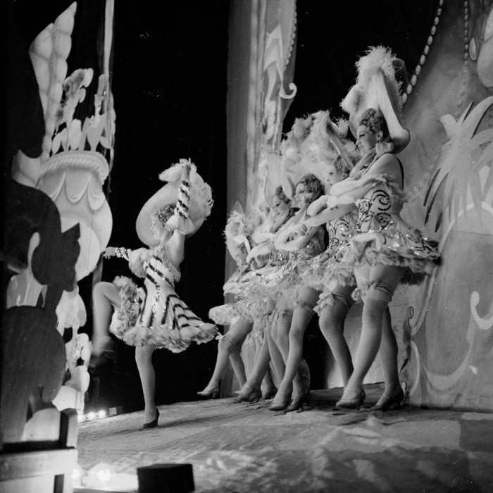 Танцевальное шоу. Shou Girls, или зрелищные постановки с полуобнажёнными девицами в кабаре «Фоли-Бержер», 1918 - 1937 гг.