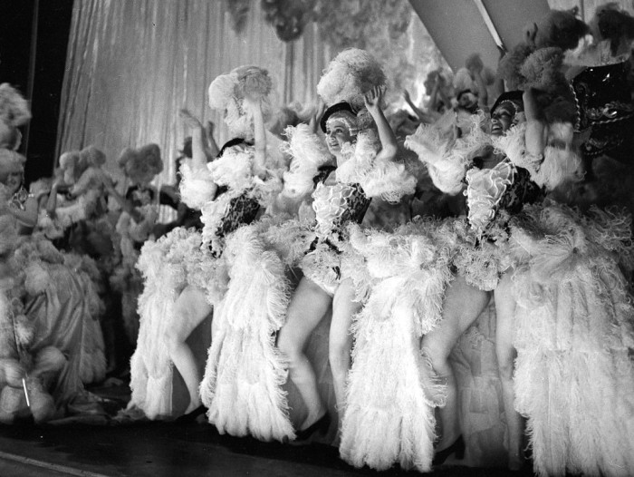 Перья и легкомыслие в одном флаконе. Shou Girls, или зрелищные постановки с полуобнажёнными девицами в кабаре «Фоли-Бержер», 1918 - 1937 гг.