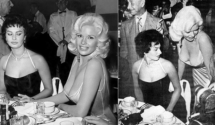 Удивленный взгляд Софи Лорен на декольте Джейн Мэнсфилд. | Фото: westcoastswingstyle.com. Удивленный взгляд Софи Лорен на декольте Джейн Мэнсфилд. | Фото: westcoastswingstyle.com.
