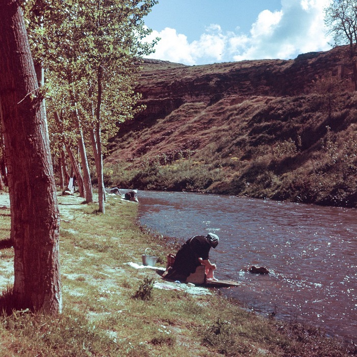 Испанские реки не так полноводны и летом превращаются в небольшие ручейки или вовсе пересыхают. Испанские реки не так полноводны и летом превращаются в небольшие ручейки или вовсе пересыхают.