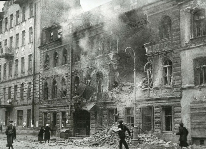 Результат бомбардировки города, 1941 год.