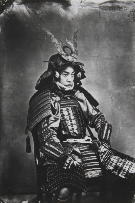 Вооружённый самурай в доспехах, 1870 год.
