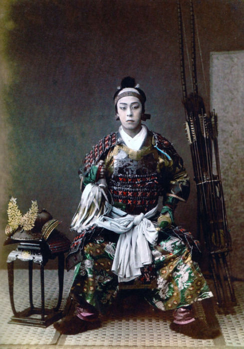 Основным оружием самураев считается лук со стрелами, 1867 год.