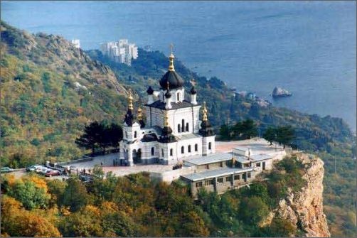 От древних до современных: ТОП-10 храмов Крыма
