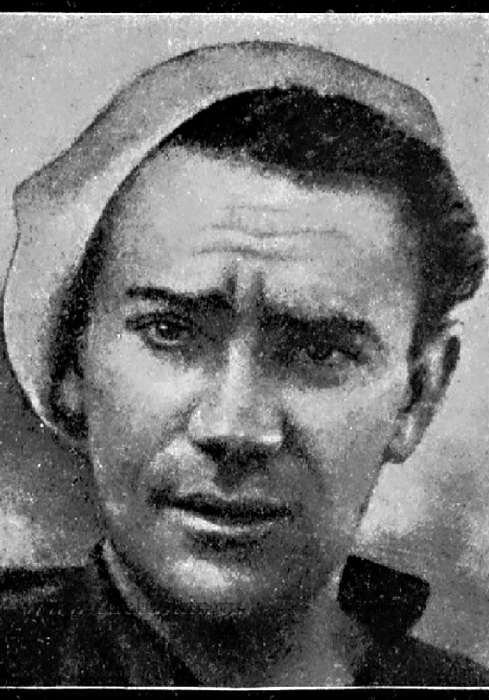 Завхоз Могилевич, единственный погибший. Был сбит с ног покатившейся бочкой на палубе и упал за борт, где его сразу затянуло под лёд | Фото: cheluskin.ru