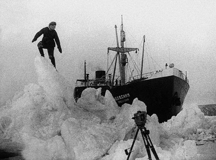 Теплоход Челюскин в тяжелых льдах | Фото: ria.ru