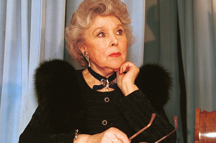 Советская и российская актриса Вера Васильева | Фото: russianlook.com Советская и российская актриса Вера Васильева | Фото: russianlook.com