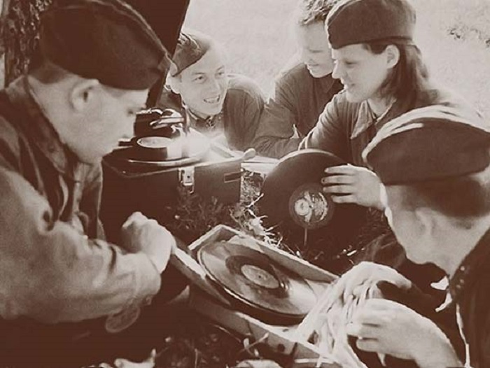 Досуг командиров Советской Армии.