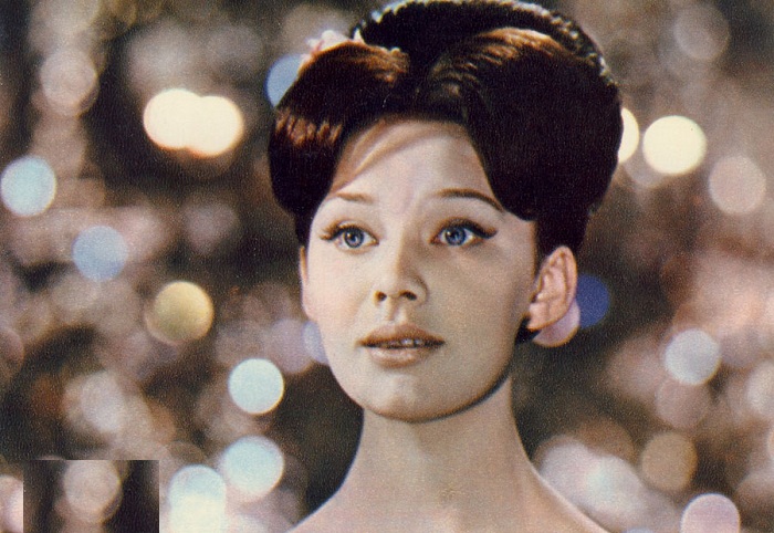 Людмила Савельева в роли Наташи Ростовой из к/ф «Война и мир» (1967). | Фото: ruskino.ru. Людмила Савельева в роли Наташи Ростовой из к/ф «Война и мир» (1967). | Фото: ruskino.ru.