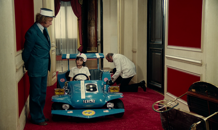 На гоночном авто по дому? Да запросто! На гоночном авто по дому? Да запросто!