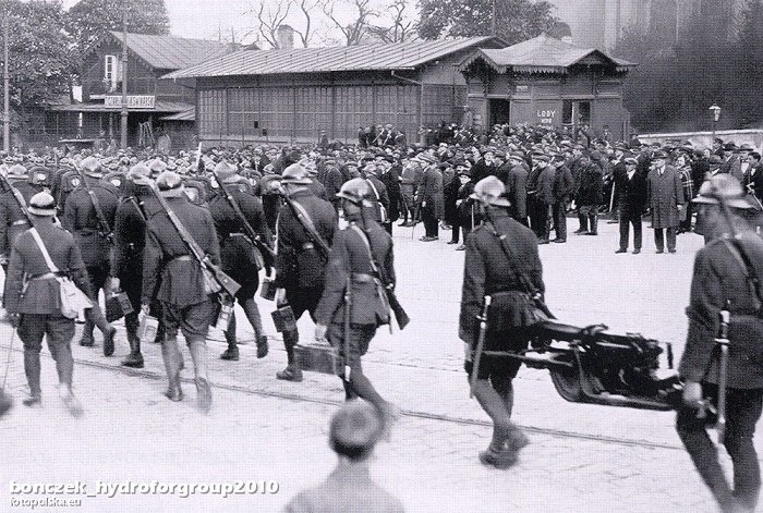 Передвижение 30-го пехотного полка на позиции. Передвижение 30-го пехотного полка на позиции.