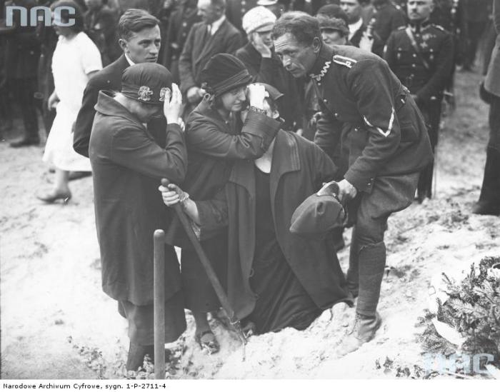 Горечь утраты близкого человека. Горечь утраты близкого человека.