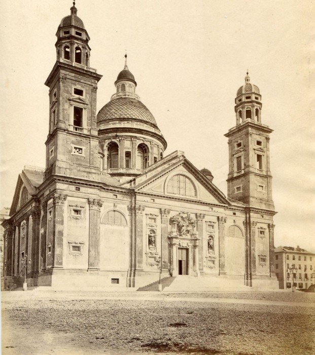 Известна тем, что в её стенах был крещён будущий великий путешественник Христофор Колумб. Известна тем, что в её стенах был крещён будущий великий путешественник Христофор Колумб.