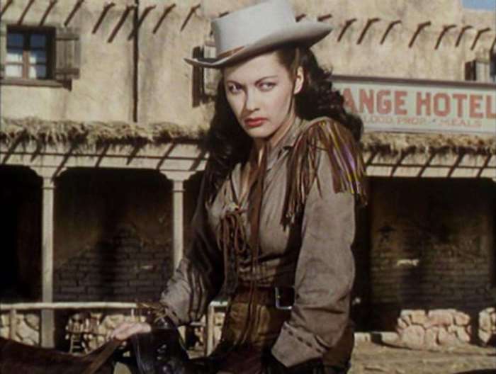 Ивонн де Карло в фильме *Каламити Джейн и Сэм Басс*, 1949 | Фото: gmtrailers.ru Ивонн де Карло в фильме *Каламити Джейн и Сэм Басс*, 1949 | Фото: gmtrailers.ru