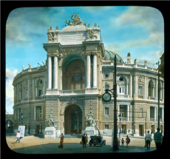 Театр оперы и балеты - визитка жемчужины у моря. Театр оперы и балеты - визитка жемчужины у моря.