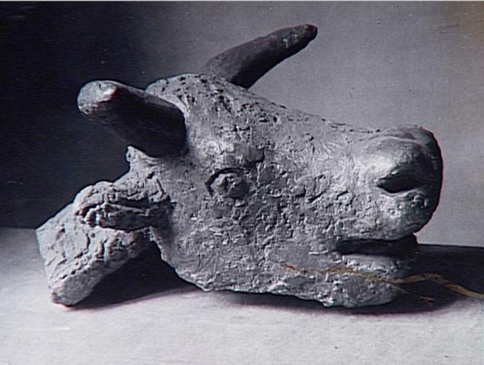 Бронзовая скульптура, 1932 года. Бронзовая скульптура, 1932 года.