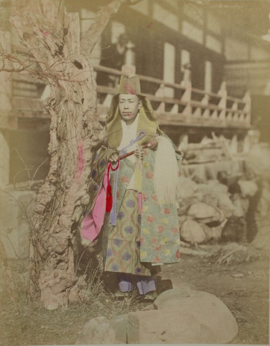 Представитель религии подразумевающей жизнь, полную удовольствий от еды, питья и семьи.