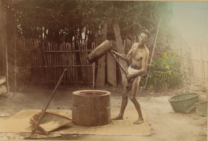 Получение рисовой муки.