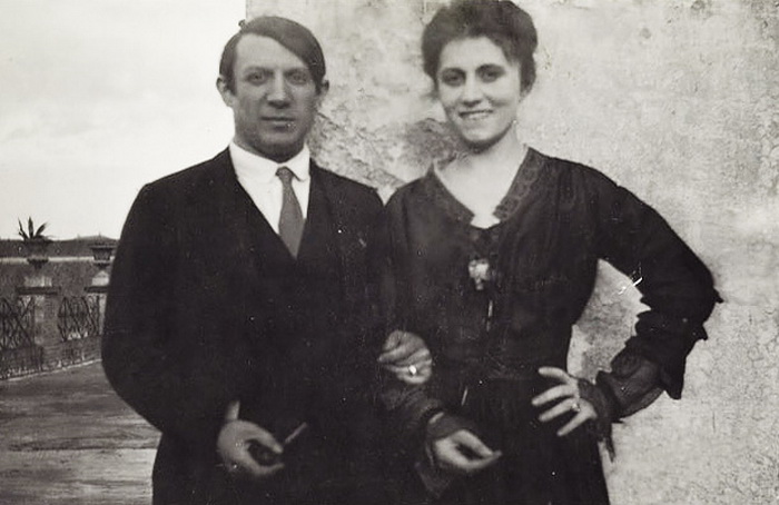 Пабло Пикассо и Ольга Хохлова в Риме, 1917 год Пабло Пикассо и Ольга Хохлова в Риме, 1917 год