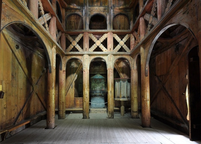 Ставкирка Боргунд - древняя церковь, построенная из ясеня. | Фото: colors.life. Ставкирка Боргунд - древняя церковь, построенная из ясеня. | Фото: colors.life.