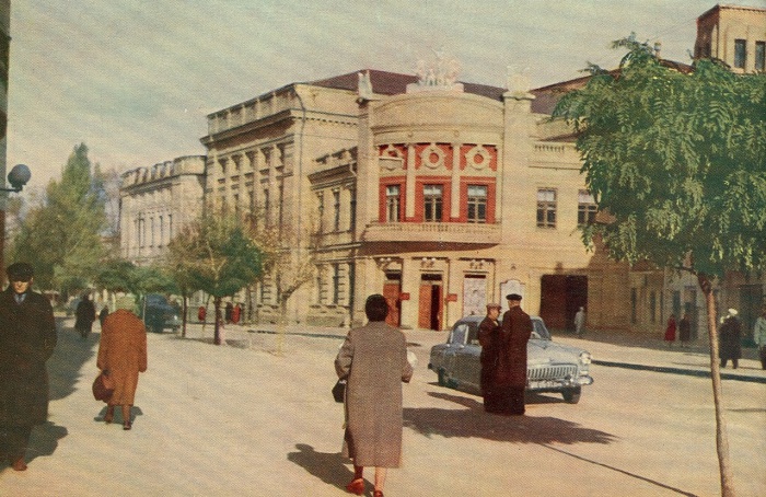 Днепропетровский драматический театр. Днепропетровский драматический театр.