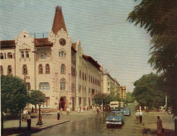 Гостиница расположена в центре Днепропетровска. Гостиница расположена в центре Днепропетровска.