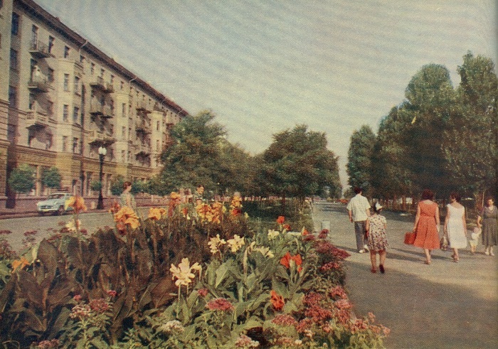 Днепропетровская набережная является самой длинной набережной в Европе. Днепропетровская набережная является самой длинной набережной в Европе.