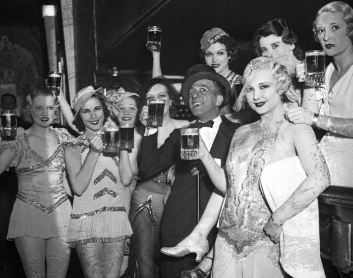 Выпить хотели все! Выпить хотели все!