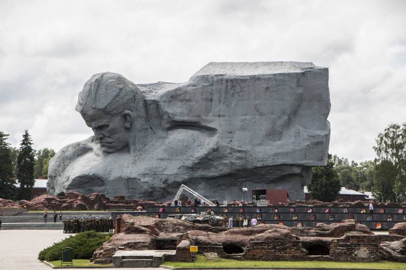Наша память. Пять шагов по Брестской крепости