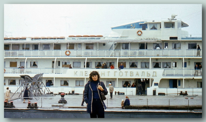 Снимок у теплохода перед круизом по великой русской реке. Снимок у теплохода перед круизом по великой русской реке.