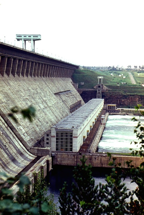 Одна из крупнейших действующих станций не только в Сибири, но и в мире. Одна из крупнейших действующих станций не только в Сибири, но и в мире.