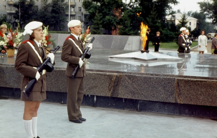 Вечный огонь, символизирующий вечную память. Вечный огонь, символизирующий вечную память.