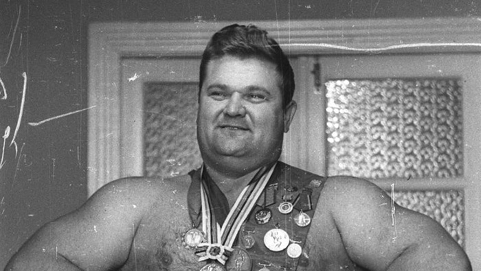 Тяжелоатлет Леонид Жаботинский Тяжелоатлет Леонид Жаботинский