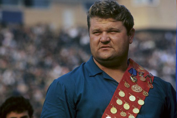 Тяжелоатлет Леонид Жаботинский Тяжелоатлет Леонид Жаботинский